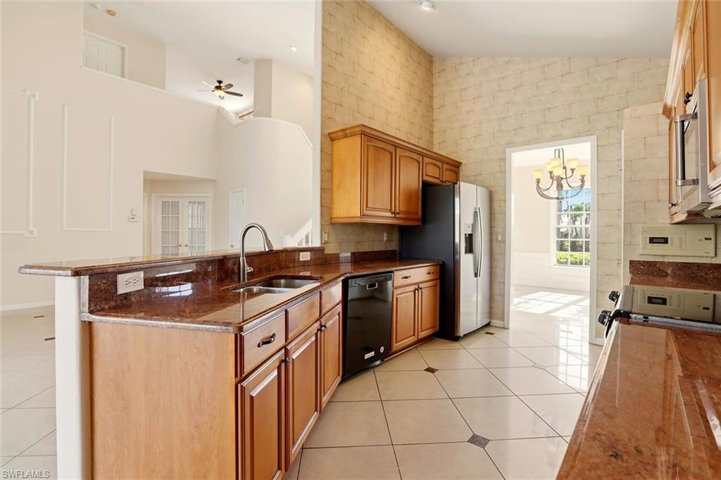 1717 Marsh Run Naples, FL 34109 - Photo 9 of 32