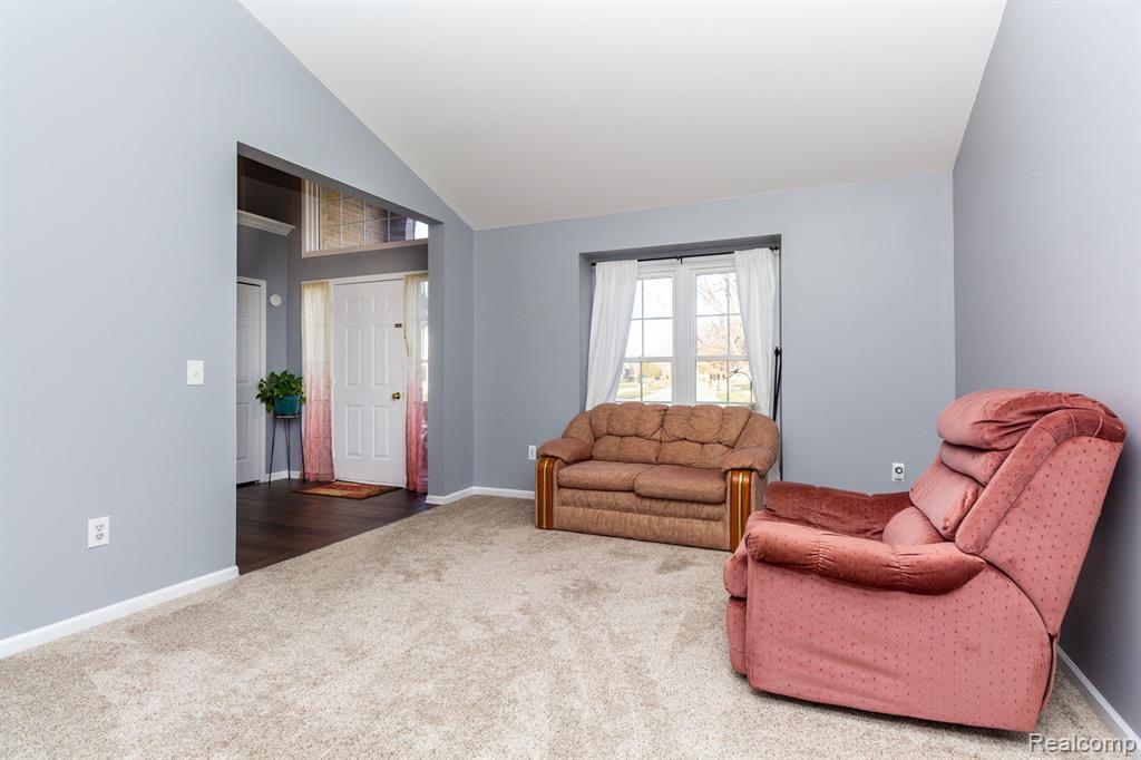 1582 Nadine Rochester Hills, MI 48307 - Photo 9 of 58