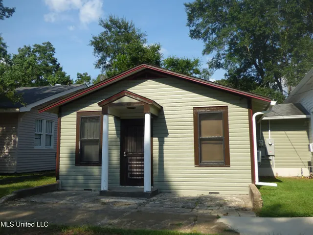 $650 | 420 Howe Street, McComb, MS 39648