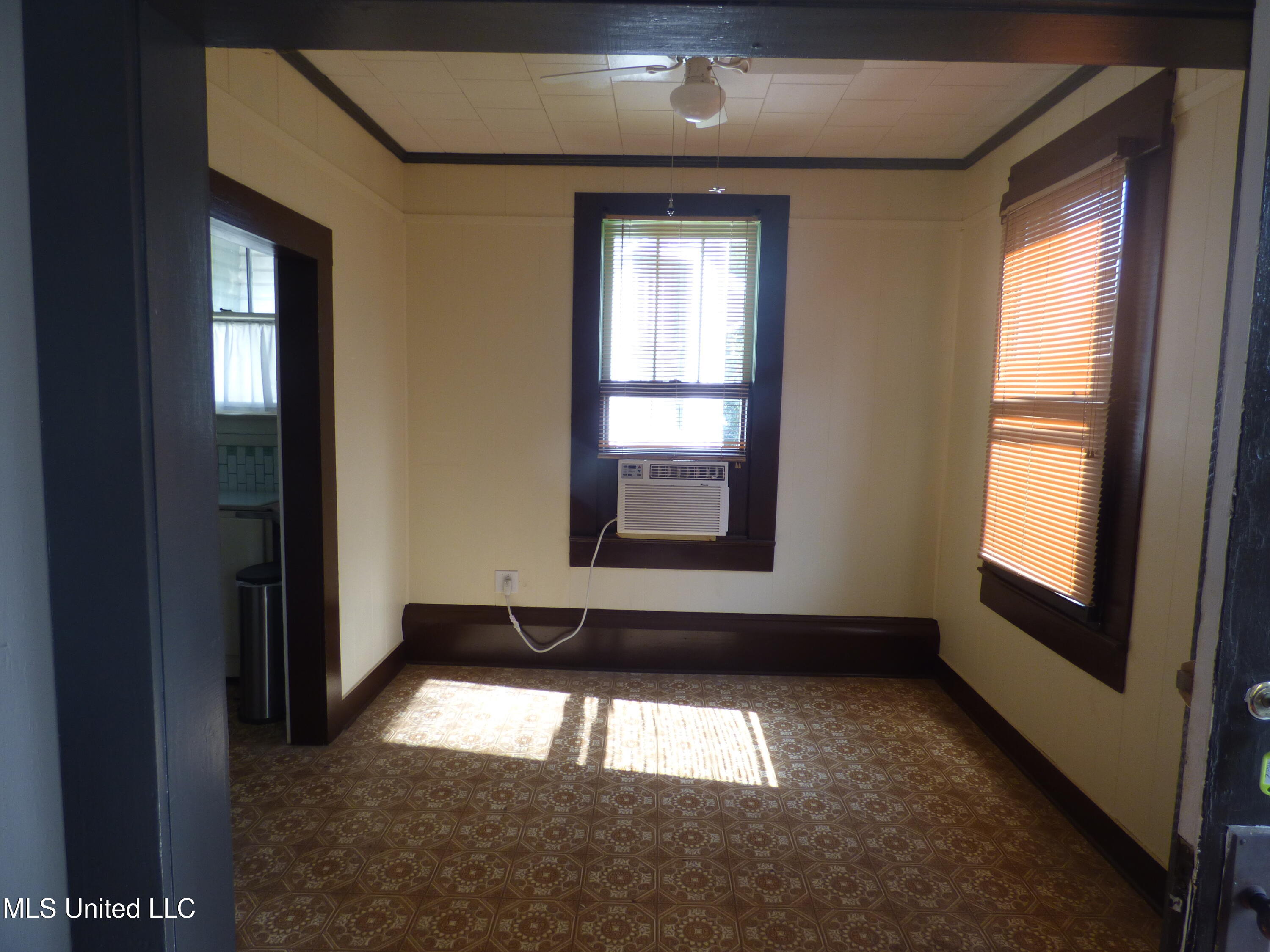 420 Howe Street McComb, MS 39648 - Photo 3 of 10 P1330508