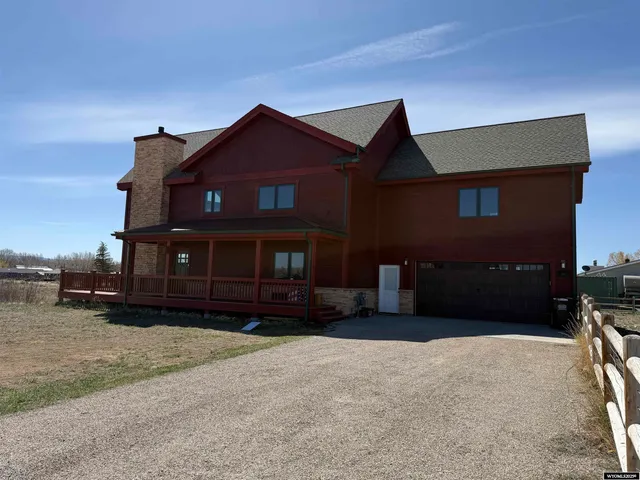 $540,000 | 509 West Farm Street, Saratoga, WY 82331