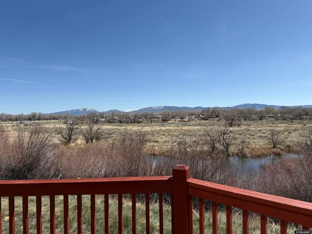 $540,000 | 509 West Farm Street, Saratoga, WY 82331