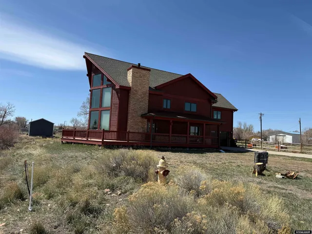 $540,000 | 509 West Farm Street, Saratoga, WY 82331