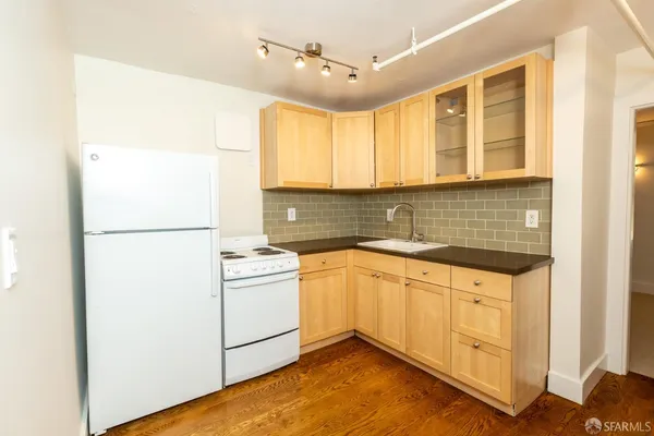 $2,300 | 1298 Sacramento Street, Unit 11, San Francisco, CA 94108