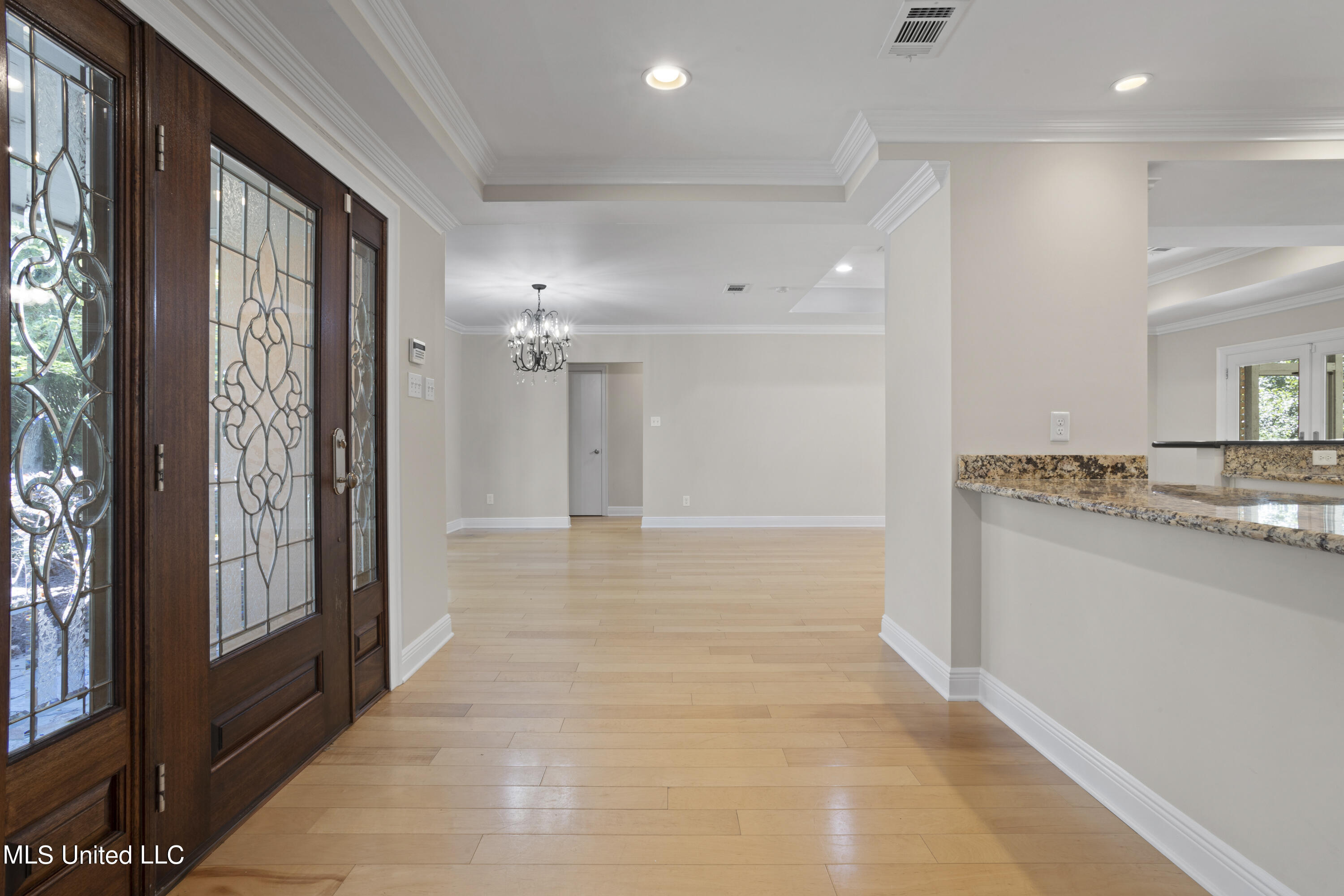5829 Ridge Road Ocean Springs, MS 39564 - Photo 5 of 39 005