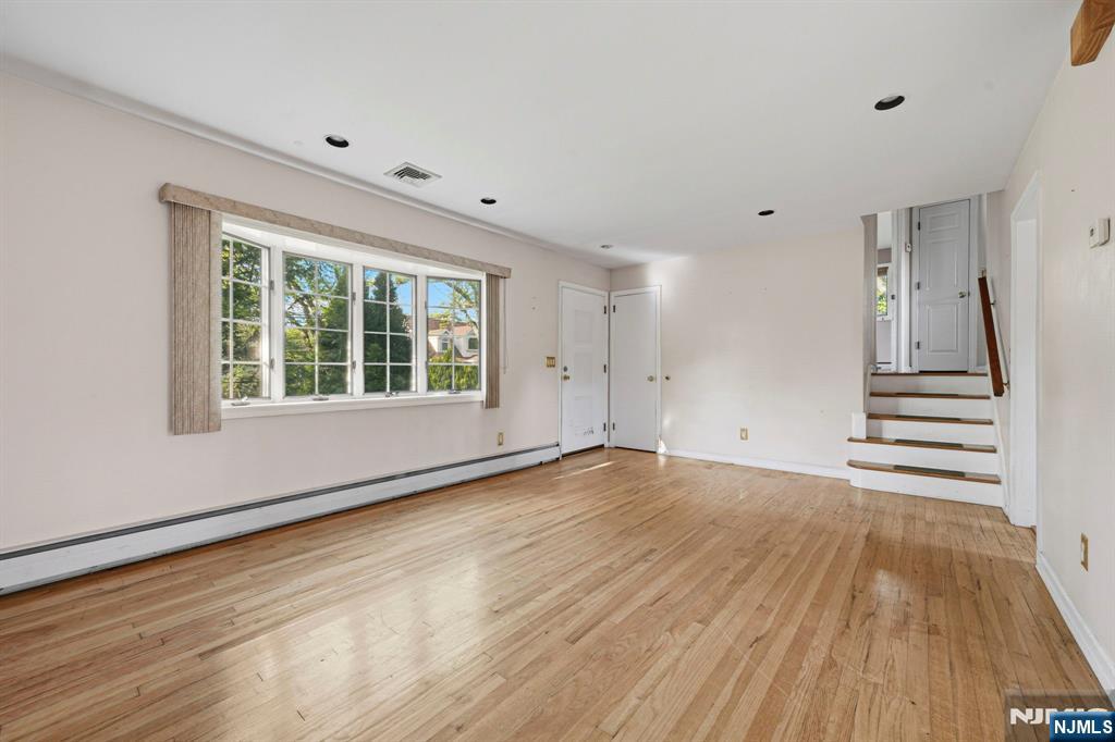 111 Deerfield Road Wayne, NJ 07470 - Photo 4 of 24