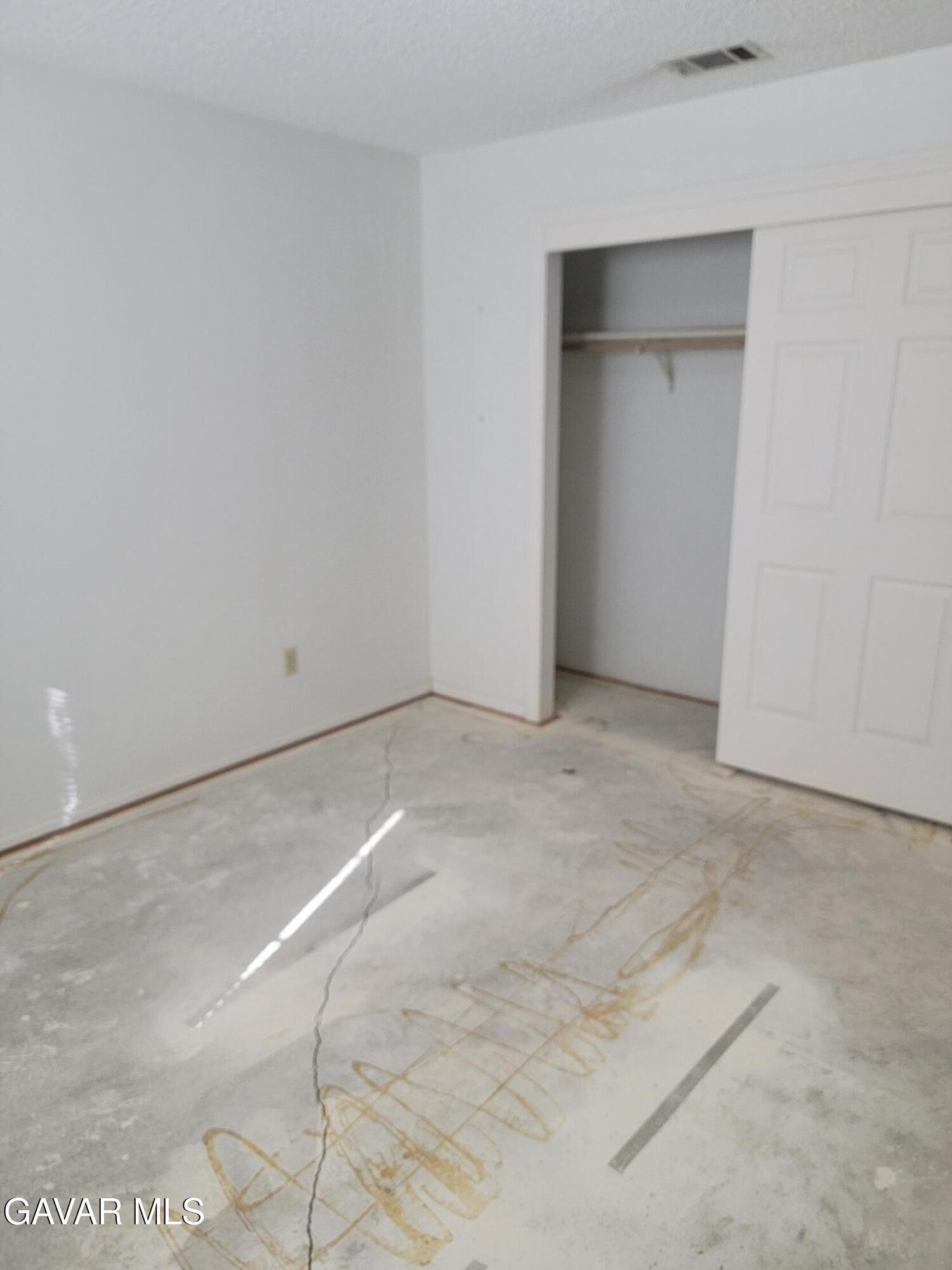 21481 Randsburg Mojave Road California City, CA 93505 - Photo 24 of 28 a view of an empty room