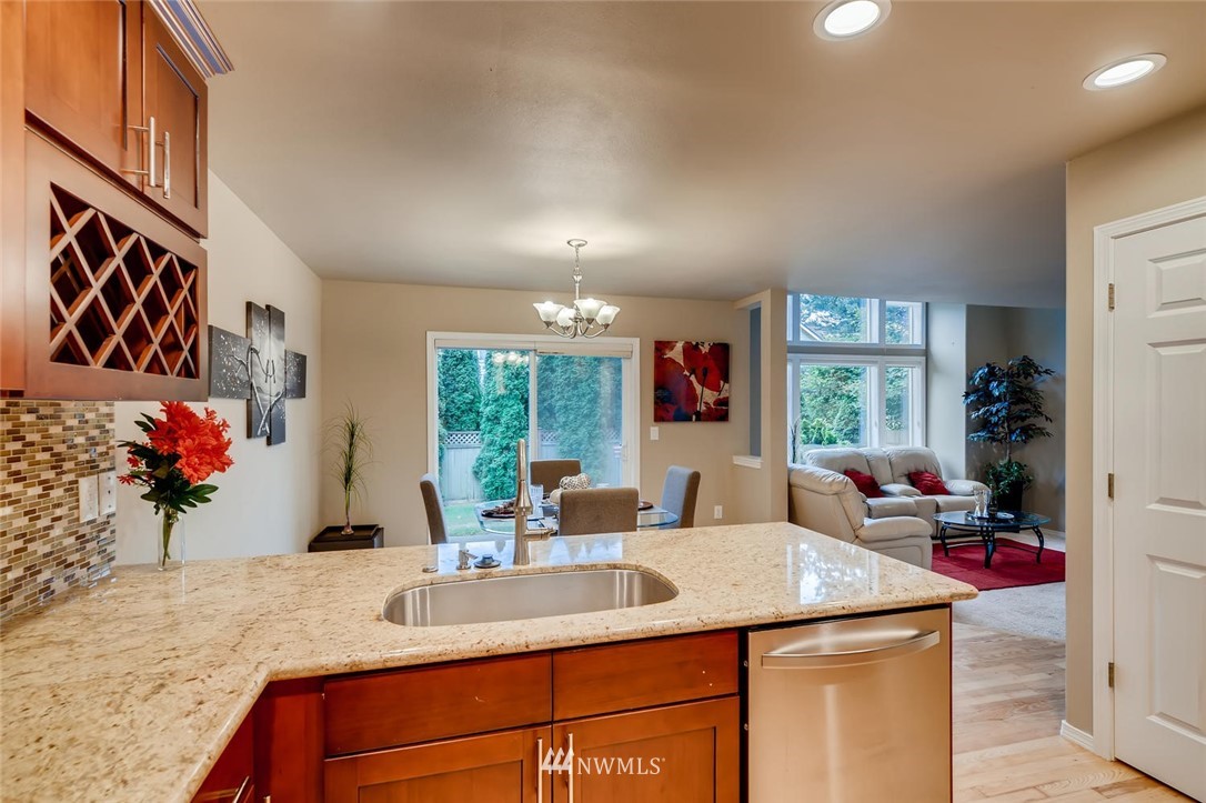 17533 110 Lane Southeast, Unit 17 Renton, WA 98055 - Photo 11 of 25 Gallery Image 11