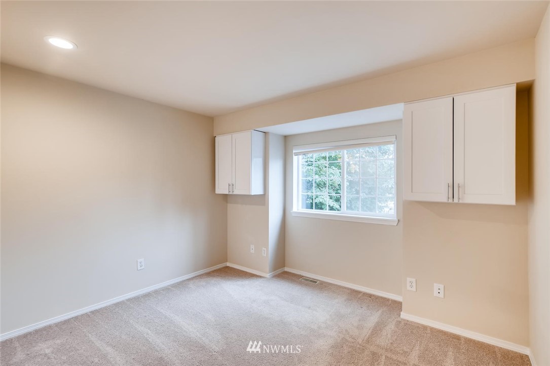 17533 110 Lane Southeast, Unit 17 Renton, WA 98055 - Photo 19 of 25 Gallery Image 19