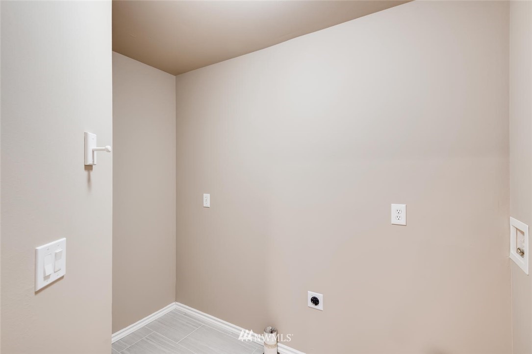 17533 110 Lane Southeast, Unit 17 Renton, WA 98055 - Photo 23 of 25 Gallery Image 23