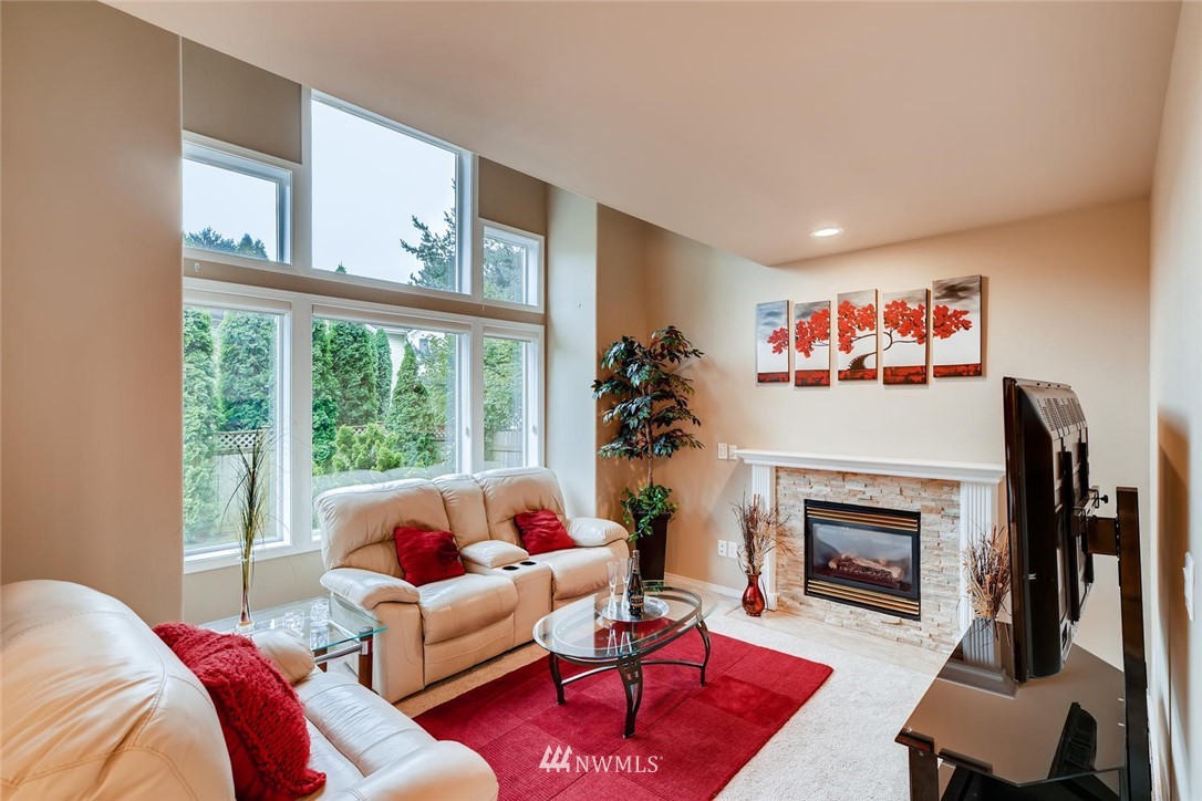 17533 110 Lane Southeast, Unit 17 Renton, WA 98055 - Photo 5 of 25 Gallery Image 5