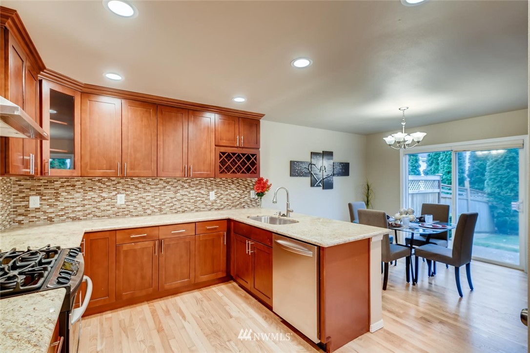 17533 110 Lane Southeast, Unit 17 Renton, WA 98055 - Photo 8 of 25 Gallery Image 8