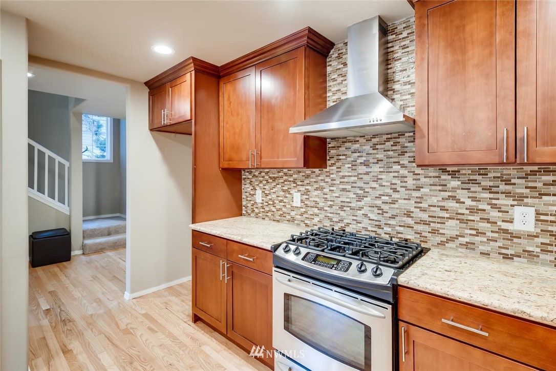17533 110 Lane Southeast, Unit 17 Renton, WA 98055 - Photo 10 of 25 Gallery Image 10