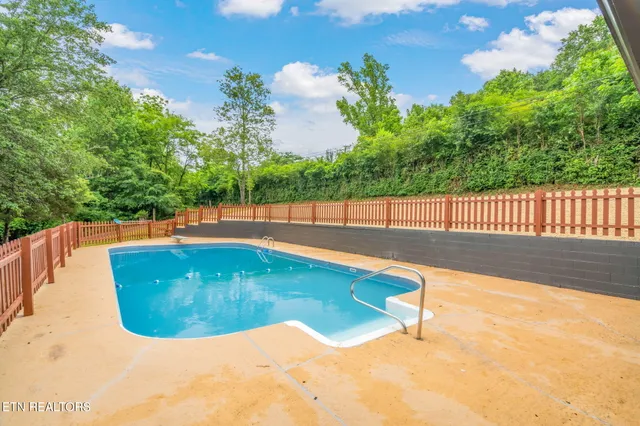 $579,900 | 826 Long Mill Road, Athens, TN 37303