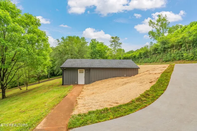 $579,900 | 826 Long Mill Road, Athens, TN 37303