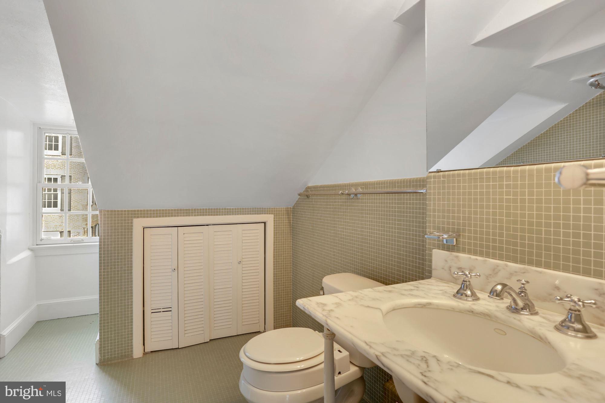 1068 30th Street Northwest Washington, DC 20007 - Photo 20 of 32 Bathroom