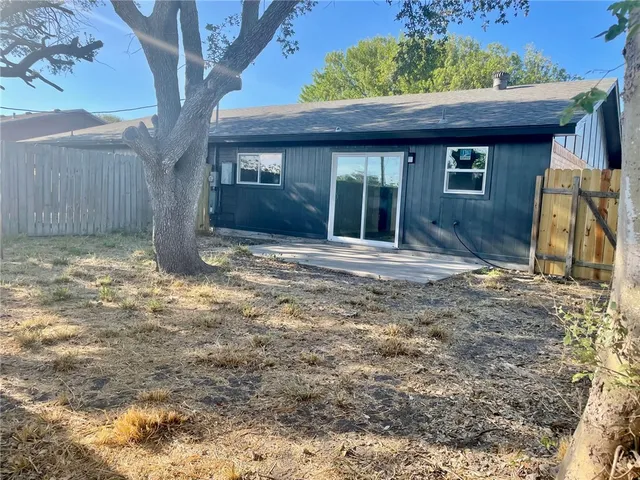 $1,350 | 3715 La Paz Drive, Corpus Christi, TX 78415