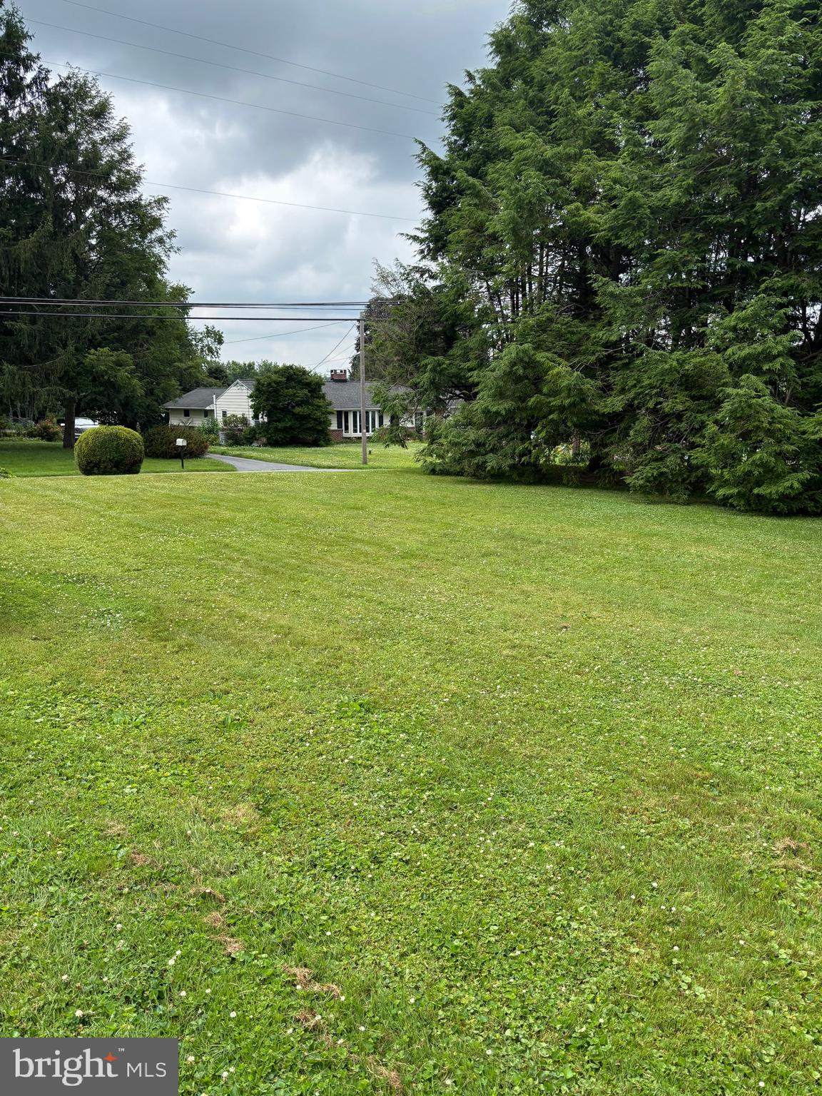 2 Hoover Road Lancaster, PA 17603 - Photo 20 of 22 side yard