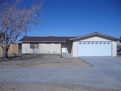 21124 Neola Road Apple Valley, CA 92308 - Photo 1 of 1 Front view with rounded drive