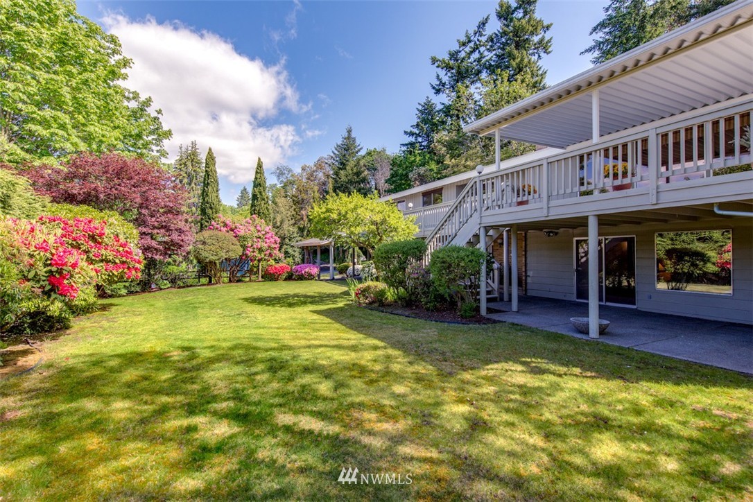 341 Yew Street Bremerton, WA 98310 - Photo 2 of 25 Gallery Image 2