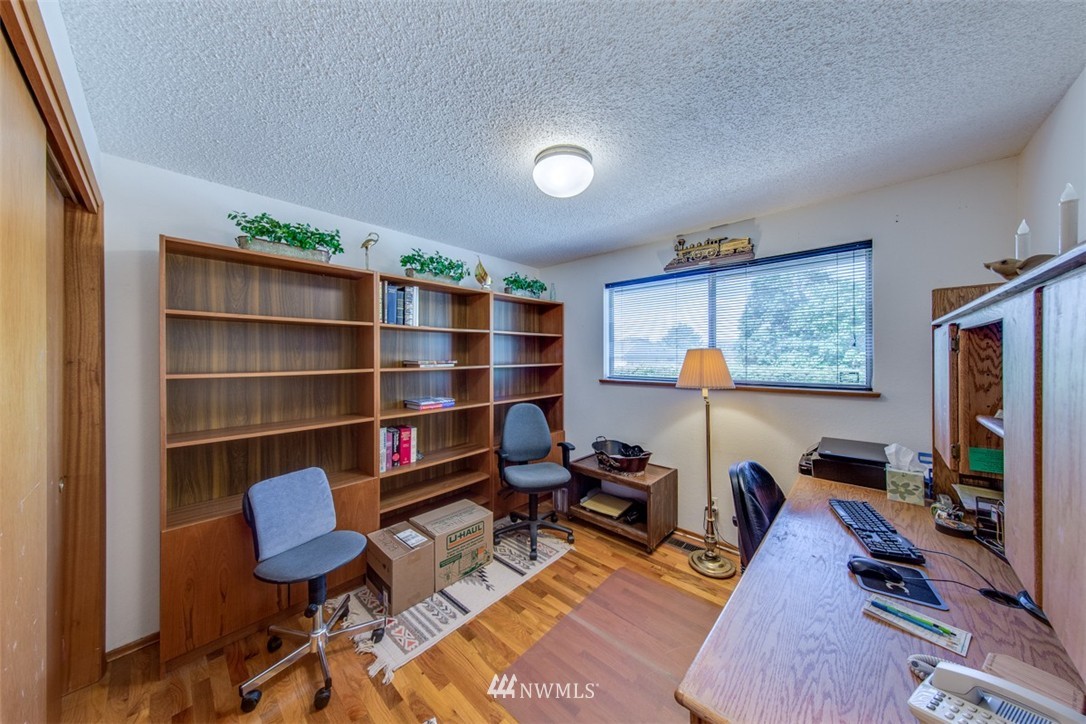 341 Yew Street Bremerton, WA 98310 - Photo 17 of 25 Gallery Image 17