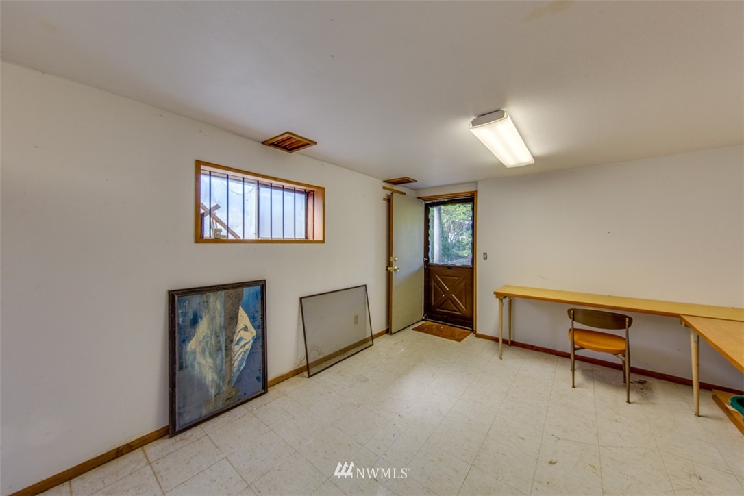 341 Yew Street Bremerton, WA 98310 - Photo 20 of 25 Gallery Image 20