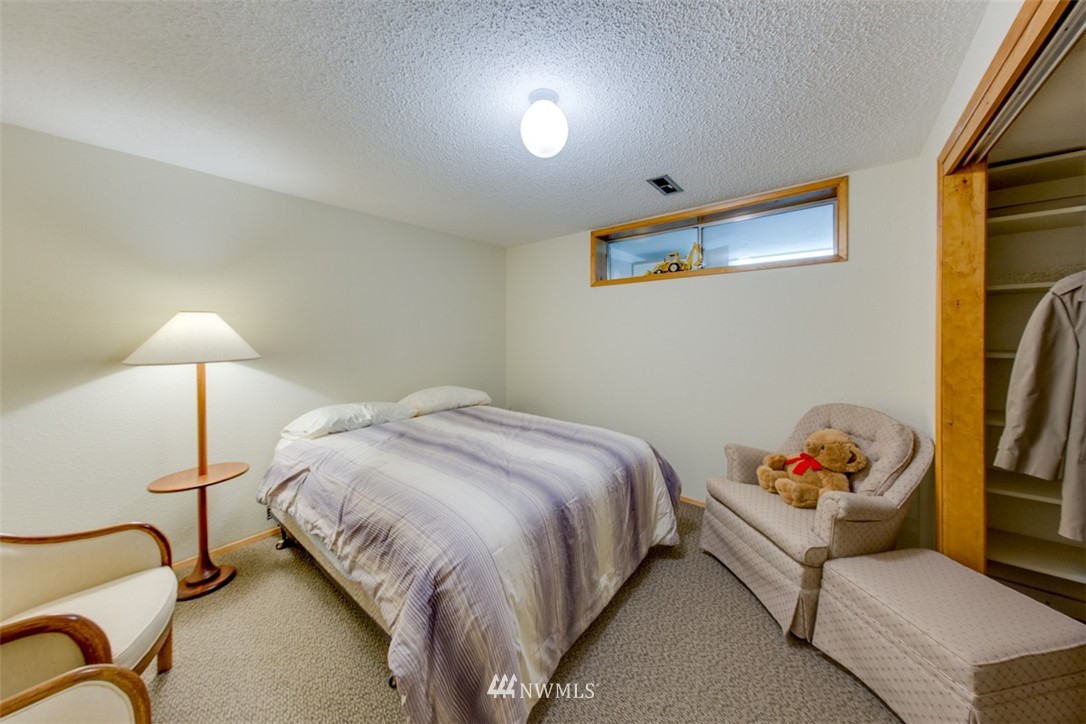 341 Yew Street Bremerton, WA 98310 - Photo 21 of 25 Gallery Image 21