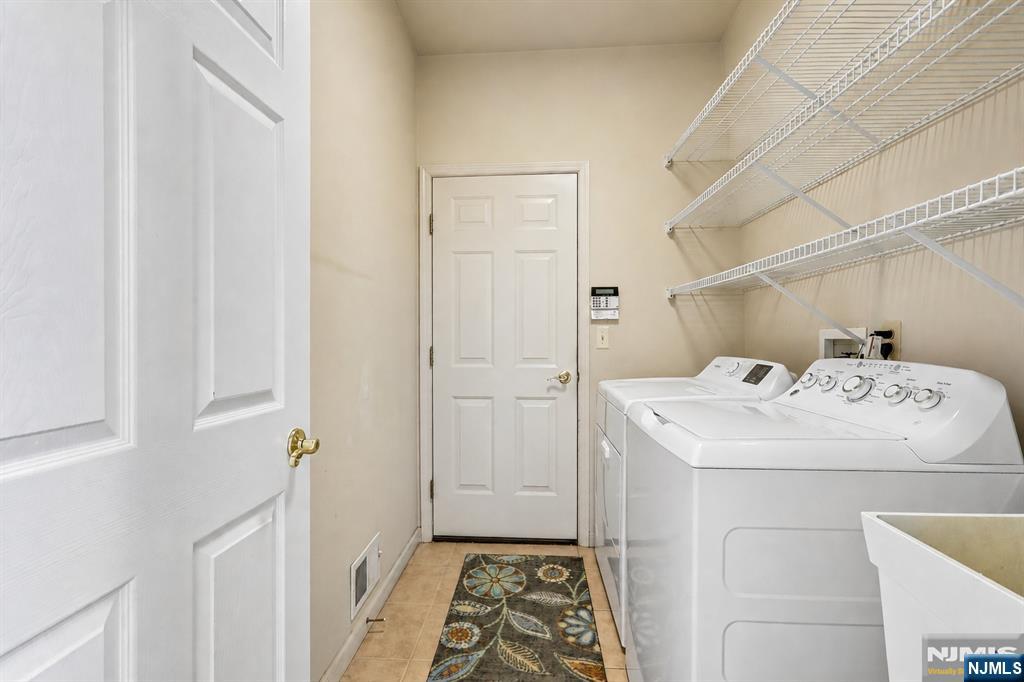 55 Sand Road Fairfield, NJ 07004 - Photo 12 of 30