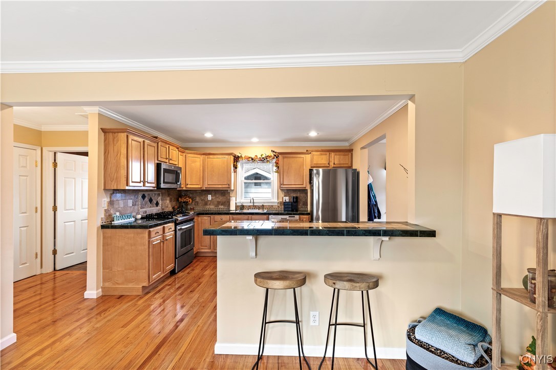 821 Velasko Road Syracuse, NY 13207 - Photo 12 of 30