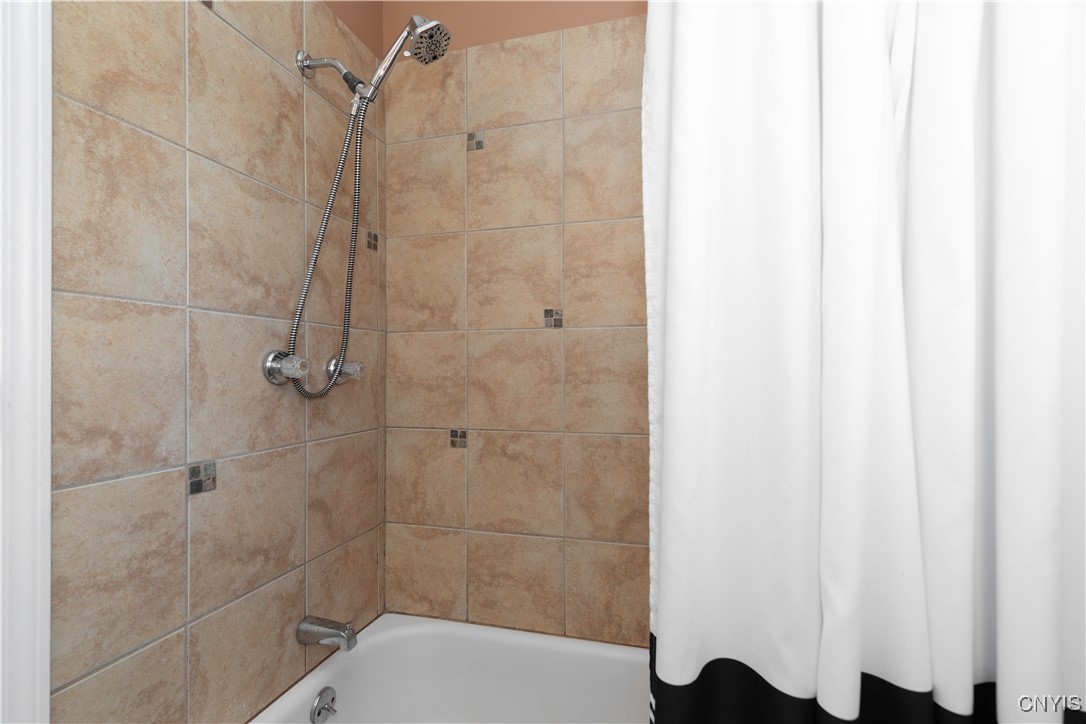 821 Velasko Road Syracuse, NY 13207 - Photo 21 of 30