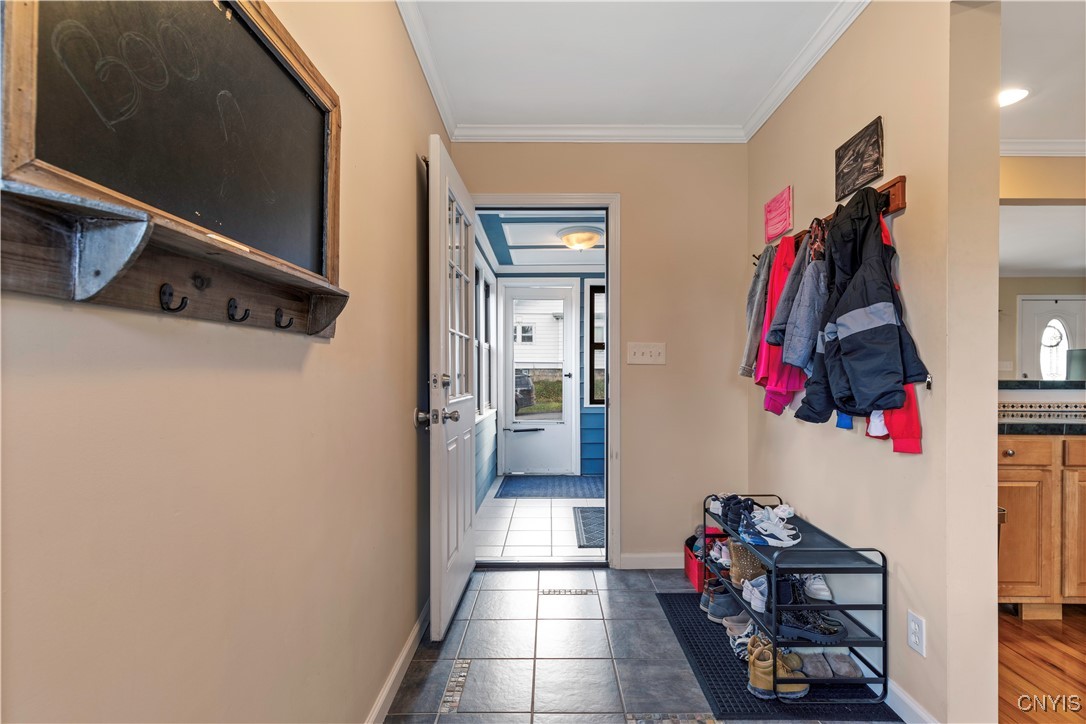 821 Velasko Road Syracuse, NY 13207 - Photo 6 of 30