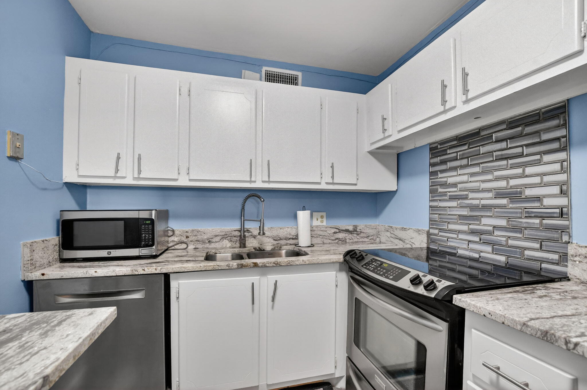 262 Ventnor R Deerfield Beach, FL 33442 - Photo 10 of 57 11-web-or-mls-DSC_2991