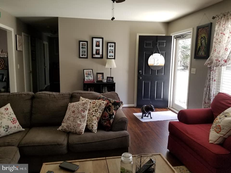 25644 Garey Road Denton, MD 21629 - Photo 5 of 26 Living Room