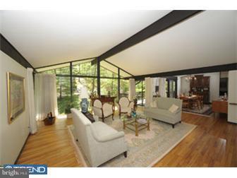757 Old State Road Berwyn, PA 19312 - Photo 4 of 12 Living Room