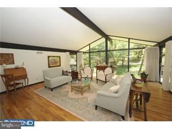 757 Old State Road Berwyn, PA 19312 - Photo 5 of 12 Living Room