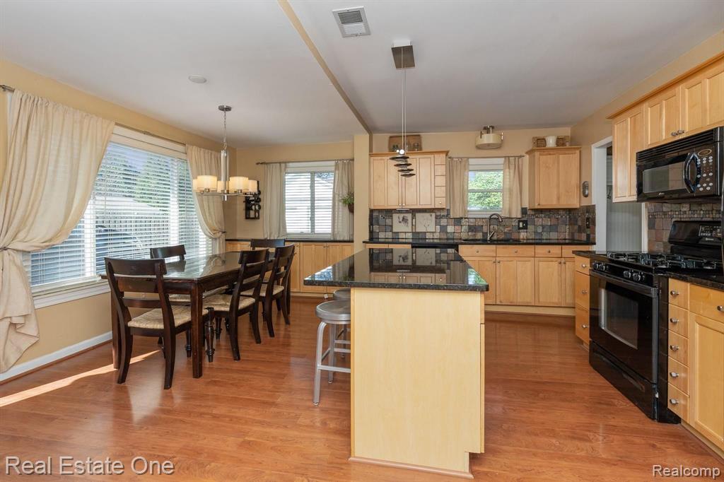 2686 Gerald Avenue Rochester Hills, MI 48307 - Photo 13 of 44