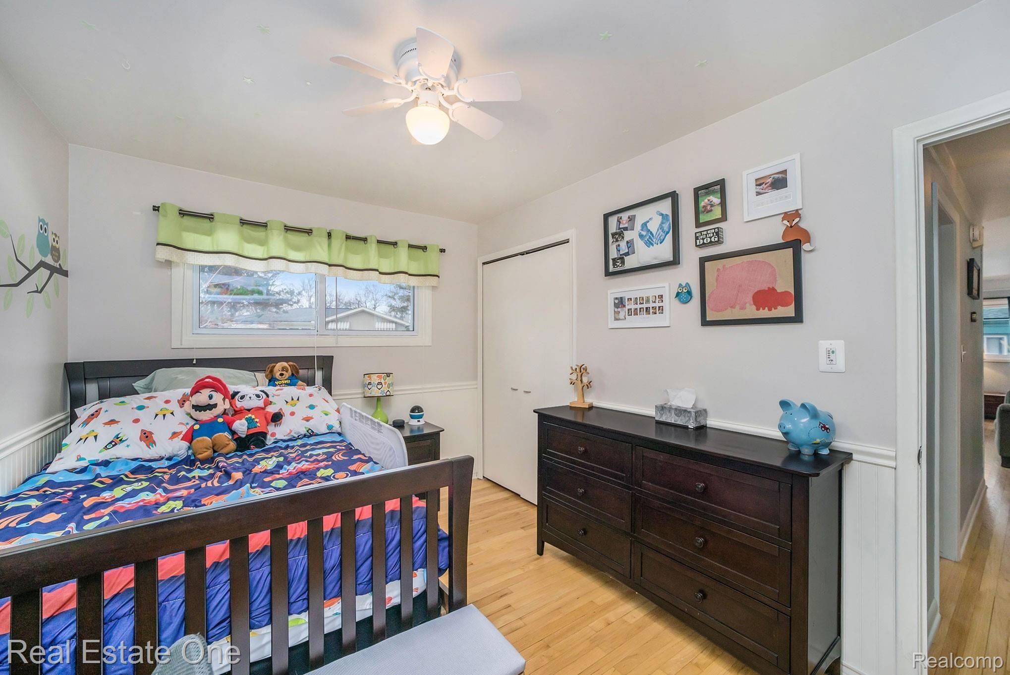 1276 Catalpa Drive Rochester, MI 48307 - Photo 22 of 28 Bedroom 3 View.jpg