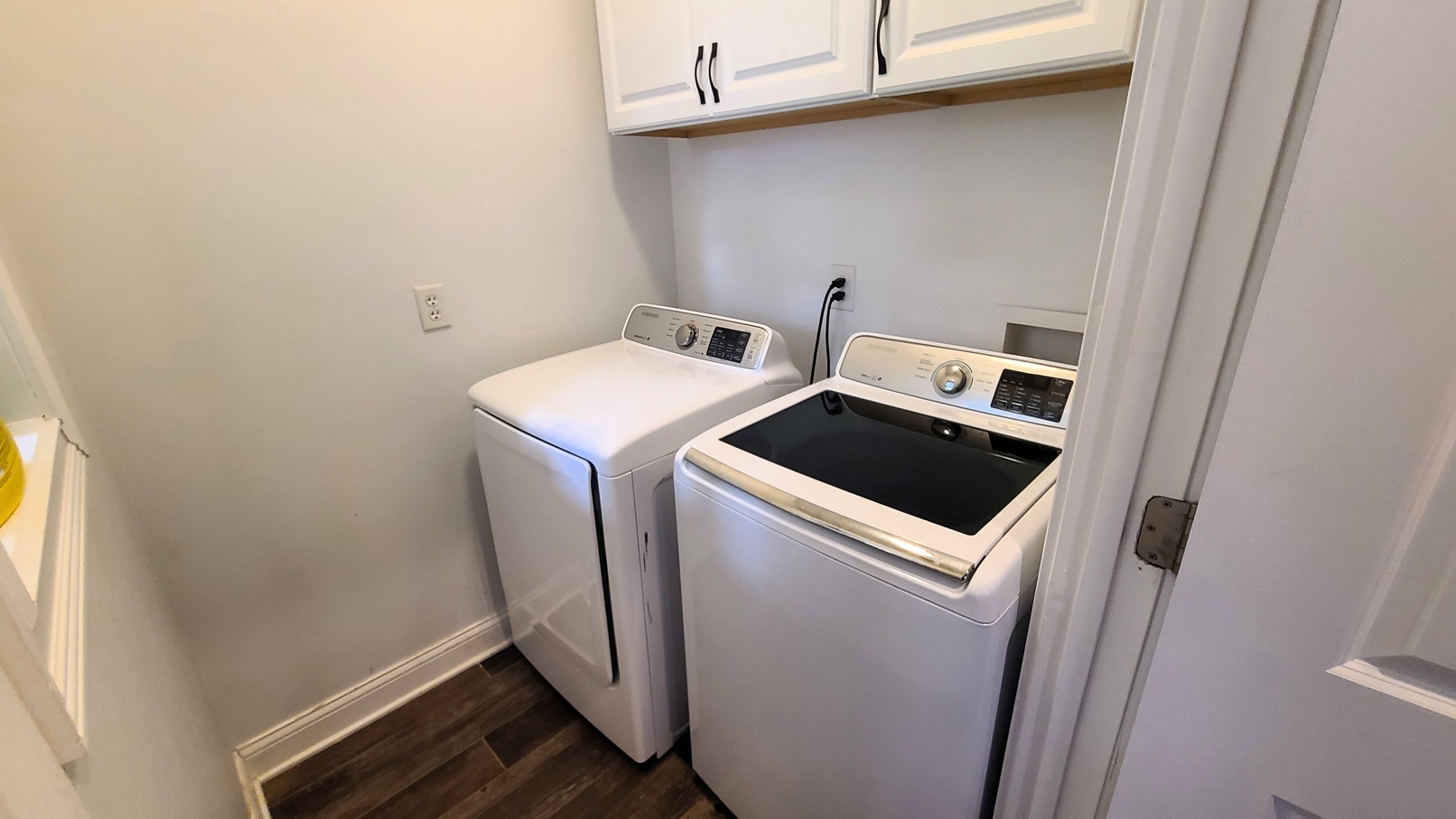 405 North Center Street Plano, IL 60545 - Photo 15 of 35 a utility room with dryer and washer