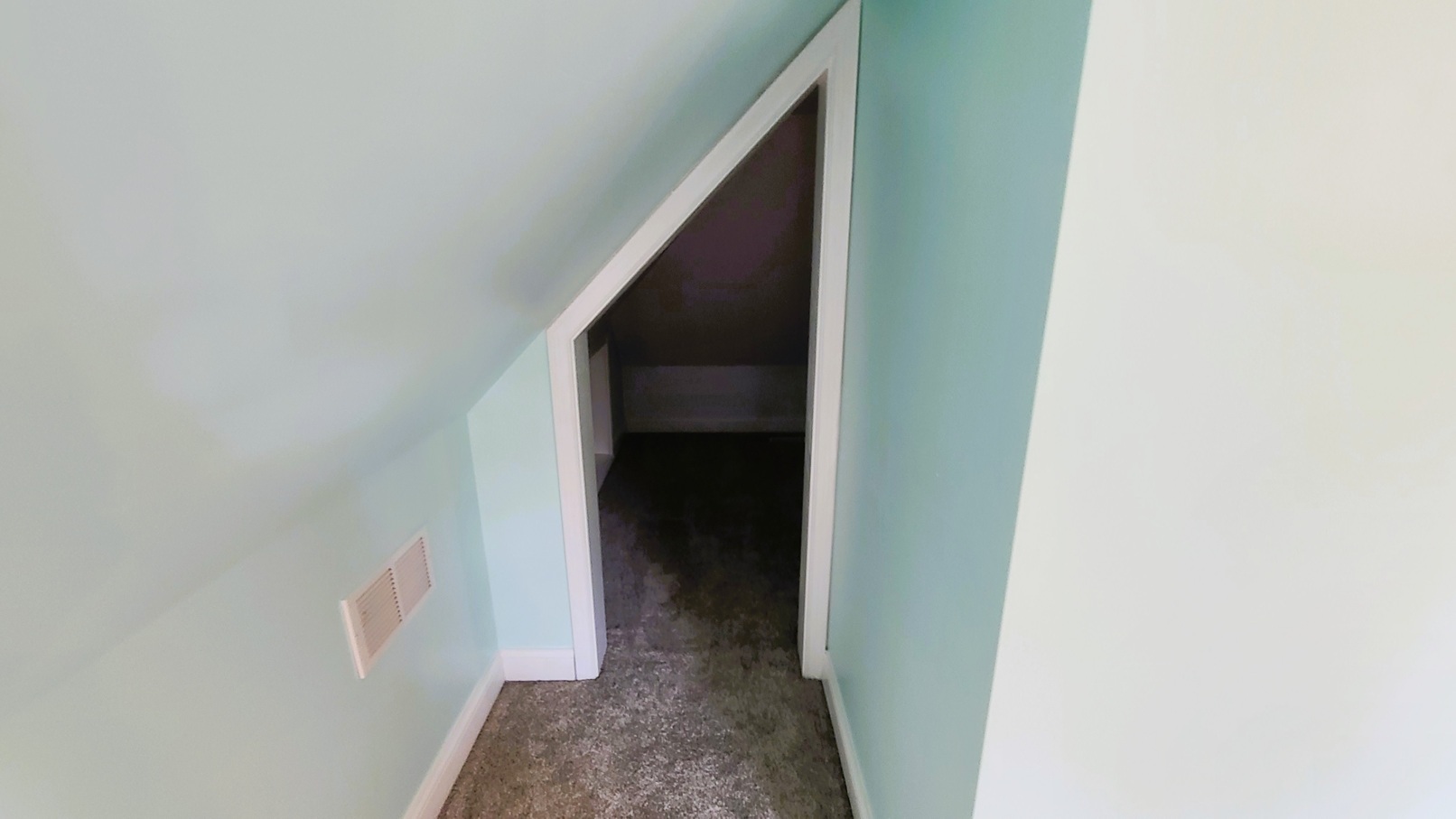 405 North Center Street Plano, IL 60545 - Photo 20 of 35 a view of hallway