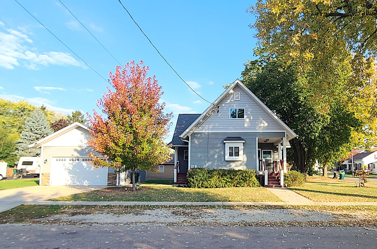 405 North Center Street Plano, IL 60545 - Photo 2 of 35 a front view of a house with a yard