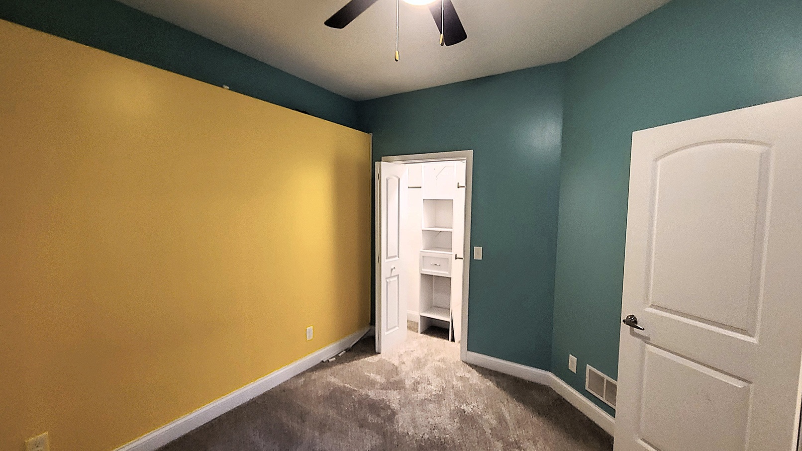 405 North Center Street Plano, IL 60545 - Photo 25 of 35 a view of empty room with ceiling fan