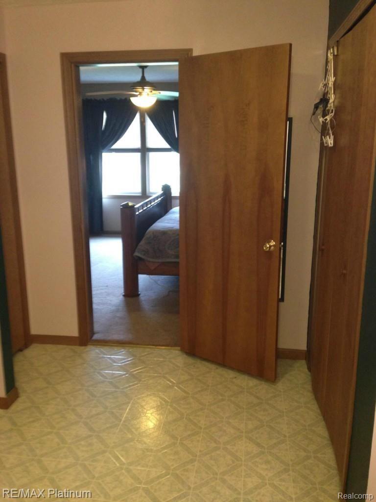 9106 Robb Road Fowlerville, MI 48836 - Photo 10 of 24 IMG_4248.jpg