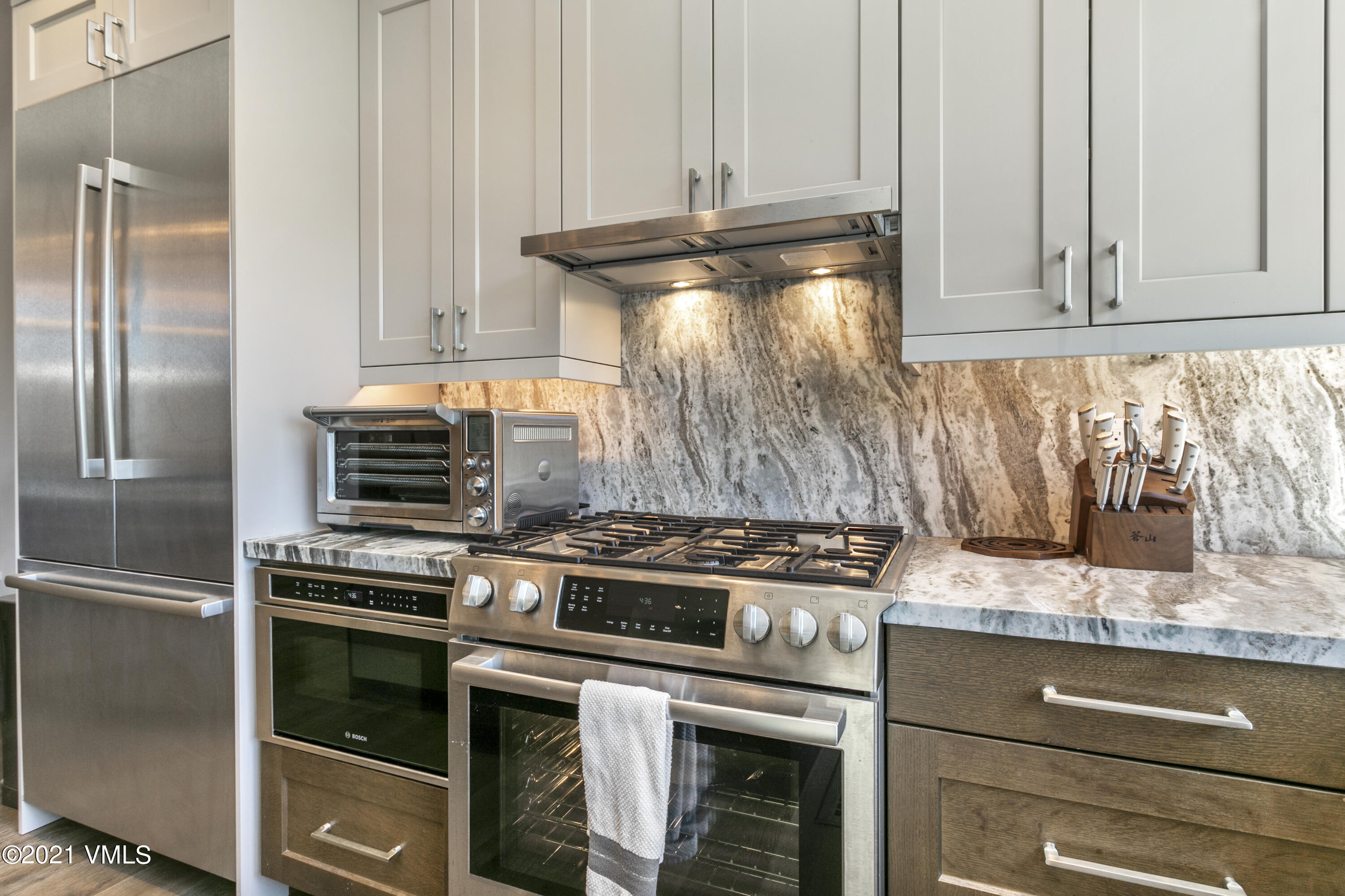 8 Waterfront Way-021