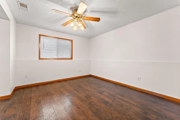 $2,350 | 13753 Glenhurst Avenue, Savage, MN 55378
