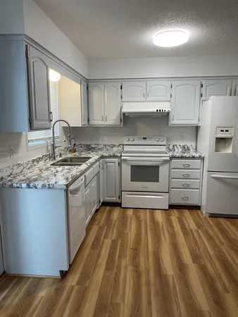 $2,350 | 13753 Glenhurst Avenue, Savage, MN 55378