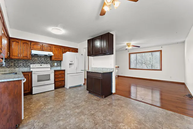 $2,430 | 13753 Glenhurst Avenue, Savage, MN 55378