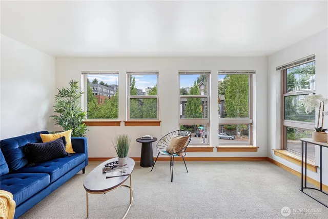 $549,900 | 827 Hiawatha Place South, Unit 308, Seattle, WA 98144