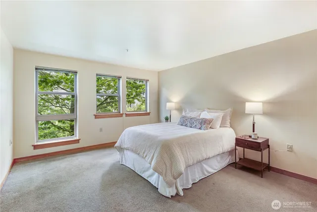 $549,900 | 827 Hiawatha Place South, Unit 308, Seattle, WA 98144