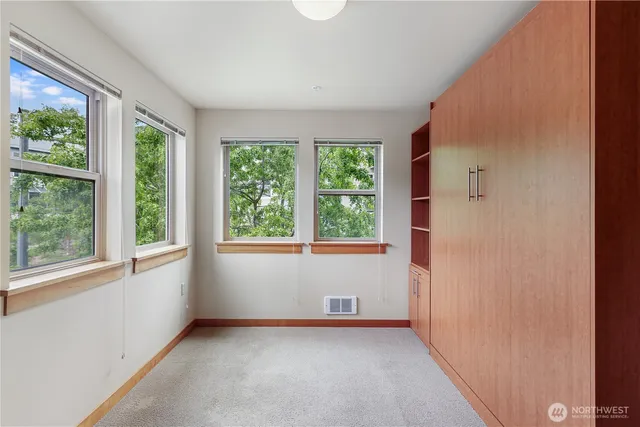 $549,900 | 827 Hiawatha Place South, Unit 308, Seattle, WA 98144