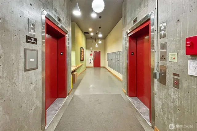 $549,900 | 827 Hiawatha Place South, Unit 308, Seattle, WA 98144